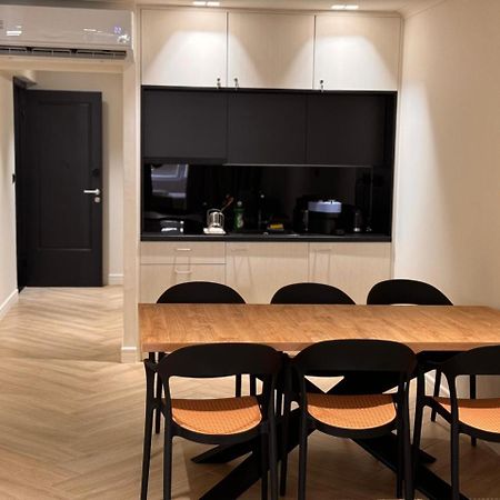 Aparthotel Triple A - Near Ermou Shopping Street - Family Hospitality - Free Parking! Atenas Exterior foto