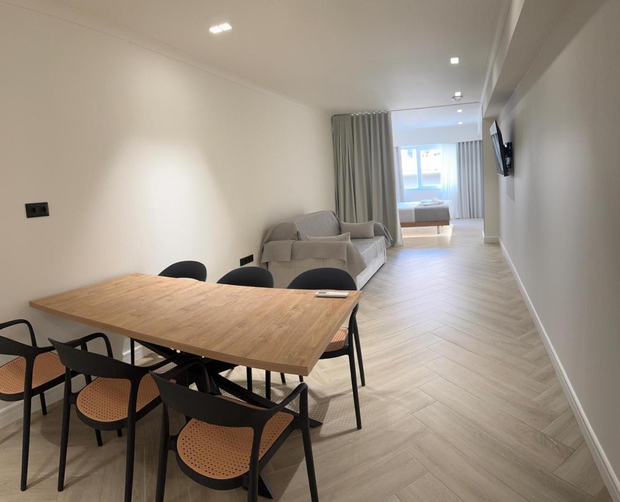 Aparthotel Triple A - Near Ermou Shopping Street - Family Hospitality - Free Parking! Atenas Exterior foto